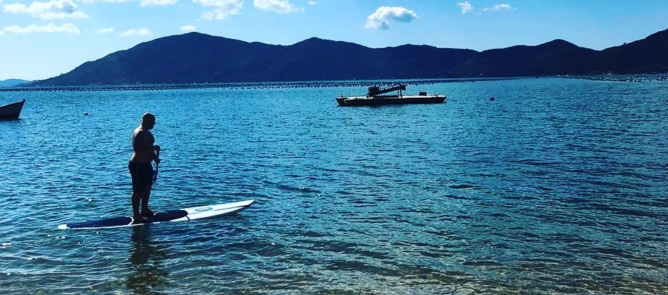 Entre remadas e silêncio: pequenas pausas em tempos difíceis